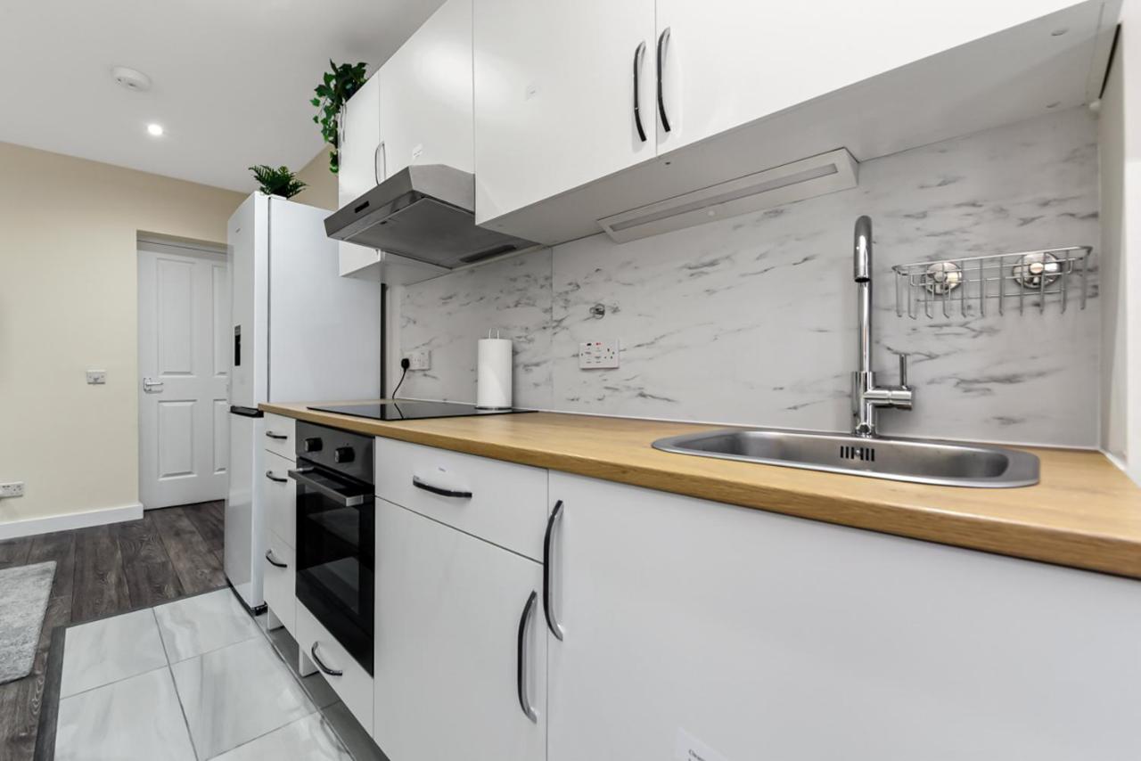 Family Friendly, Zone 2, 2 Beds, Overground 런던 외부 사진