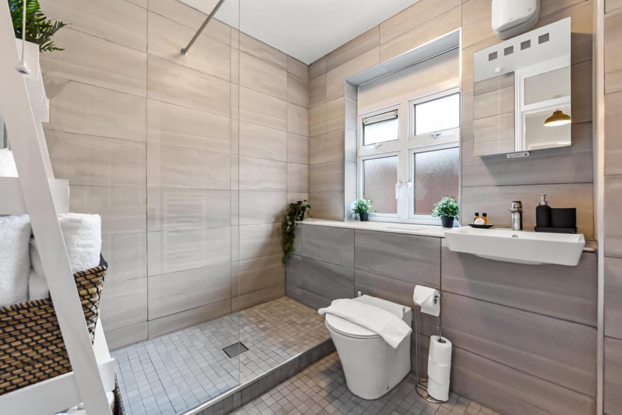 Family Friendly, Zone 2, 2 Beds, Overground 런던 외부 사진