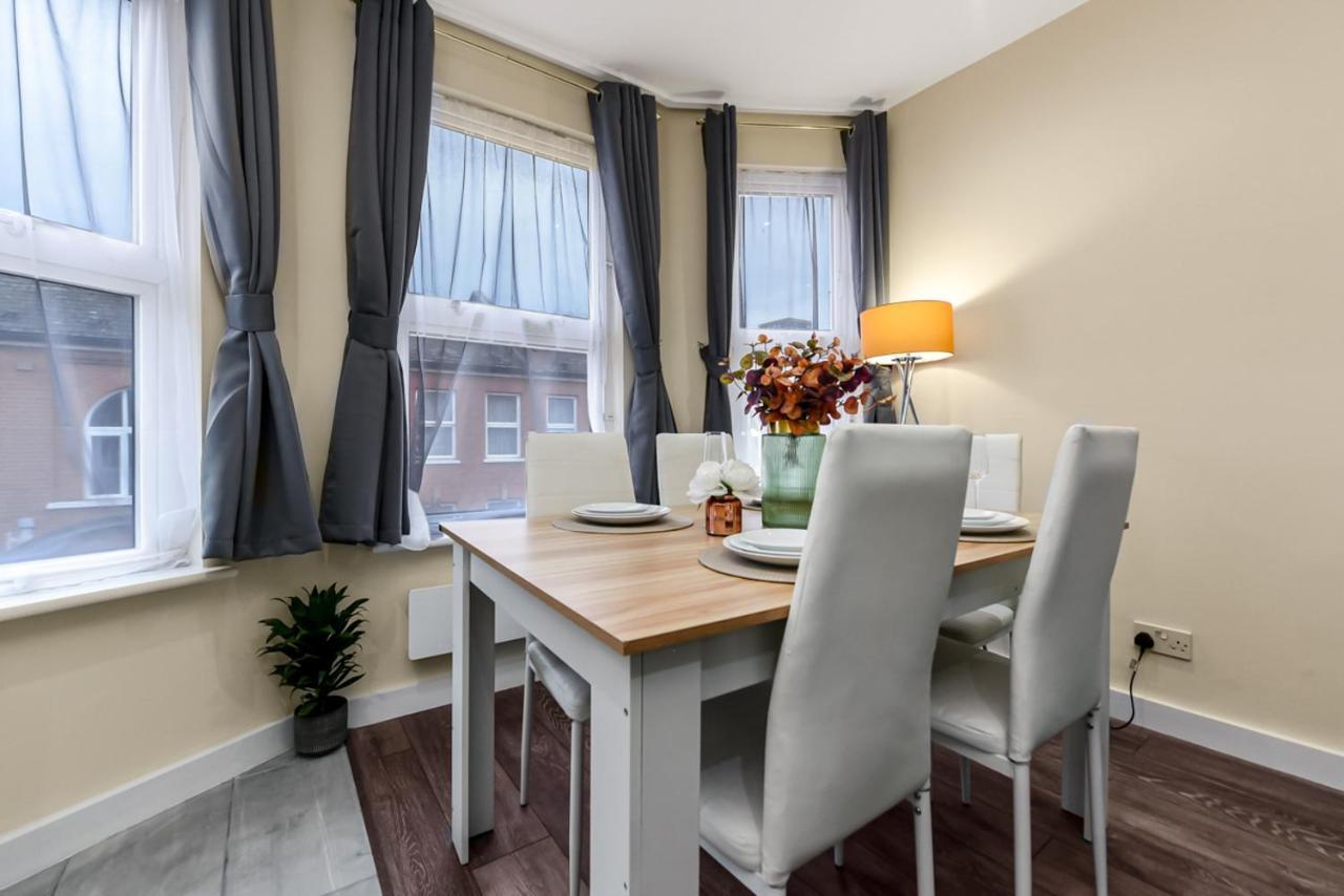 Family Friendly, Zone 2, 2 Beds, Overground 런던 외부 사진