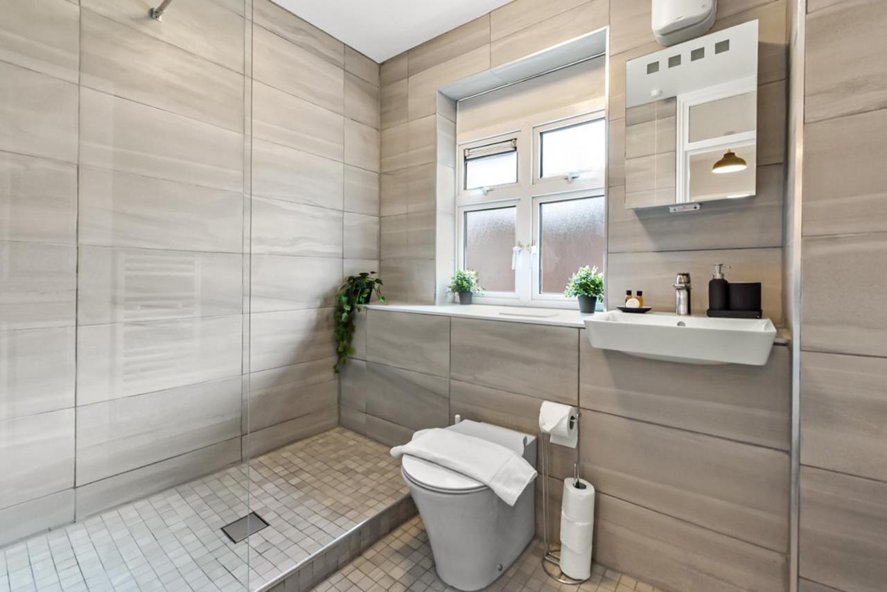 Family Friendly, Zone 2, 2 Beds, Overground 런던 외부 사진
