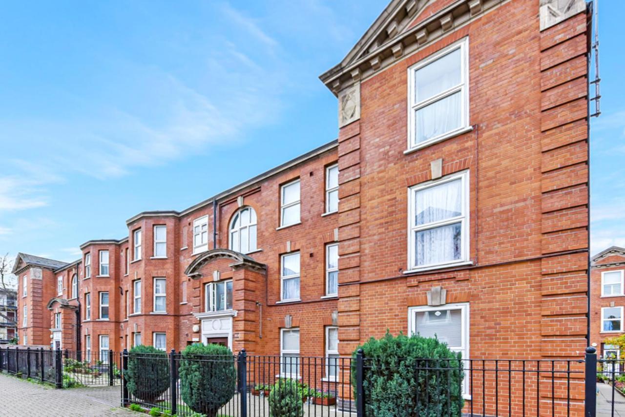 Family Friendly, Zone 2, 2 Beds, Overground 런던 외부 사진