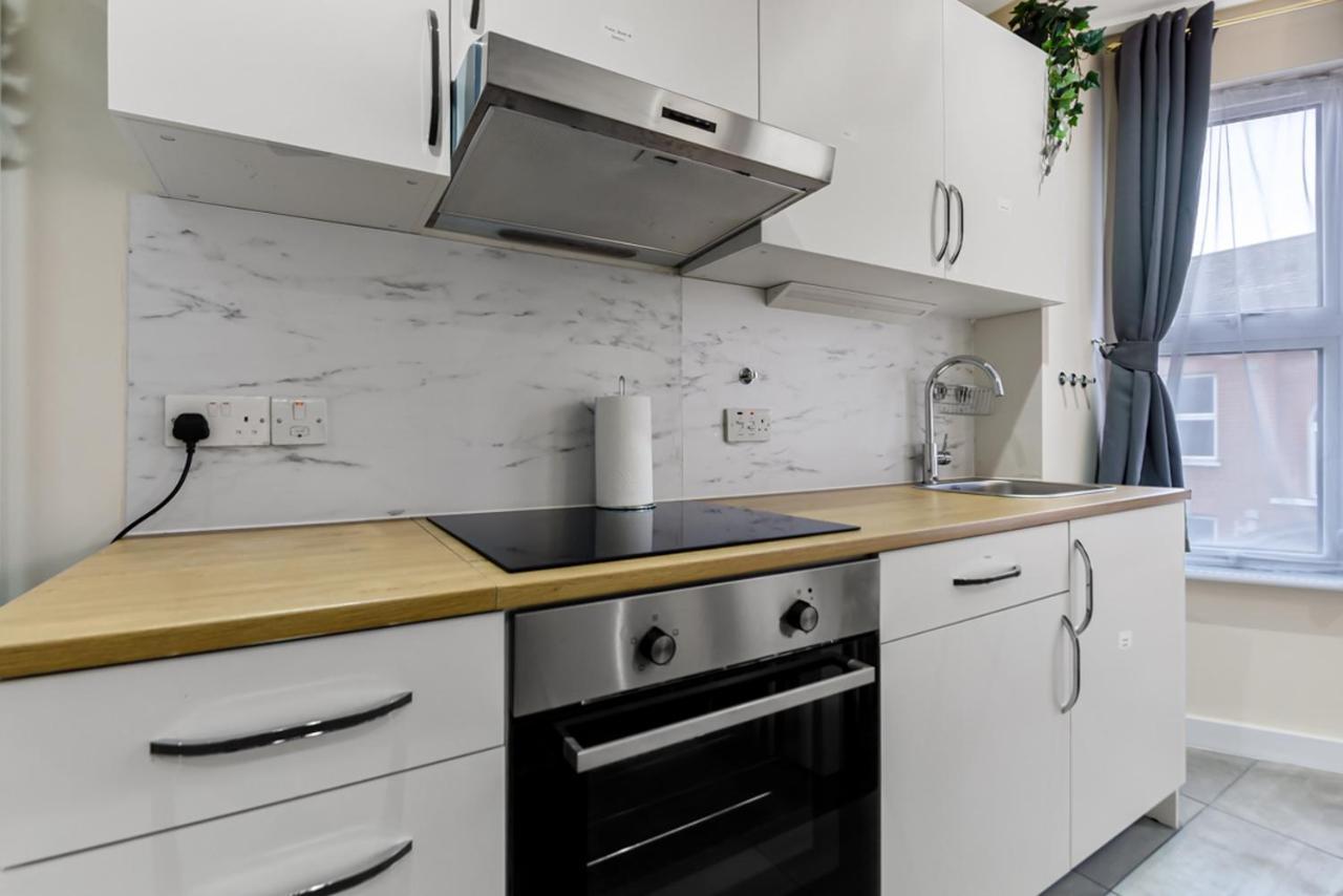 Family Friendly, Zone 2, 2 Beds, Overground 런던 외부 사진